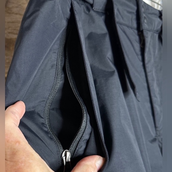 L.L.Bean | Women’s Classic Black Insulated Snowboard/Ski Pants, Size Large - Picture 4 of 14